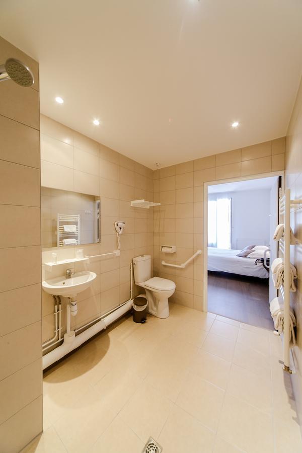 Logis Hotel - Le Petit Bellon Senlis  Εξωτερικό φωτογραφία