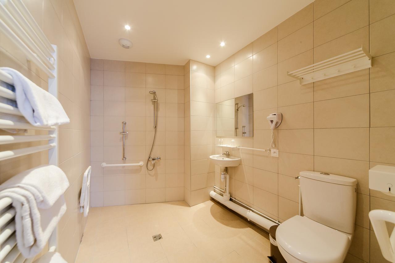 Logis Hotel - Le Petit Bellon Senlis  Εξωτερικό φωτογραφία