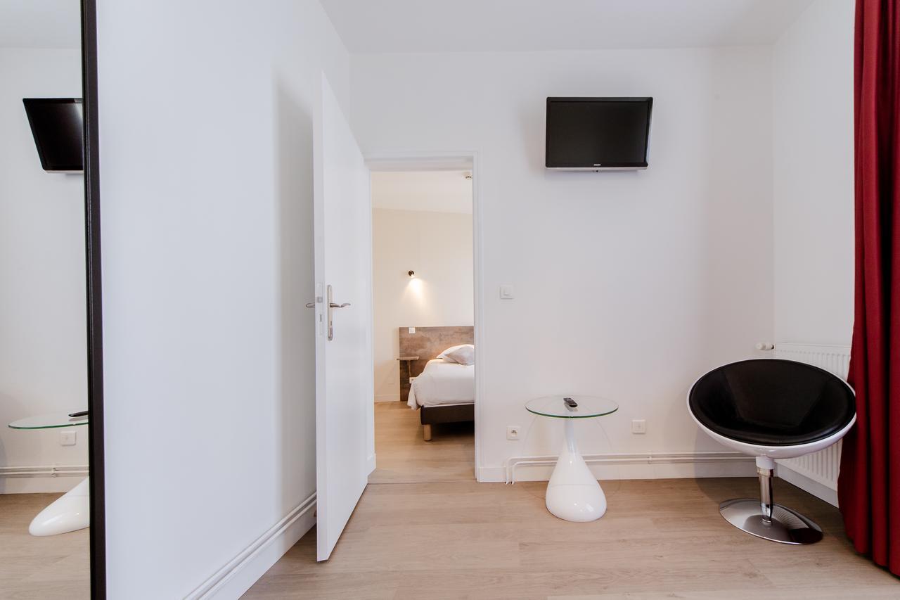 Logis Hotel - Le Petit Bellon Senlis  Εξωτερικό φωτογραφία