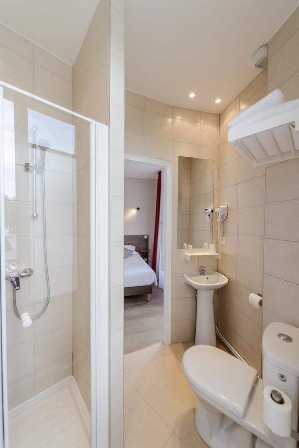 Logis Hotel - Le Petit Bellon Senlis  Εξωτερικό φωτογραφία